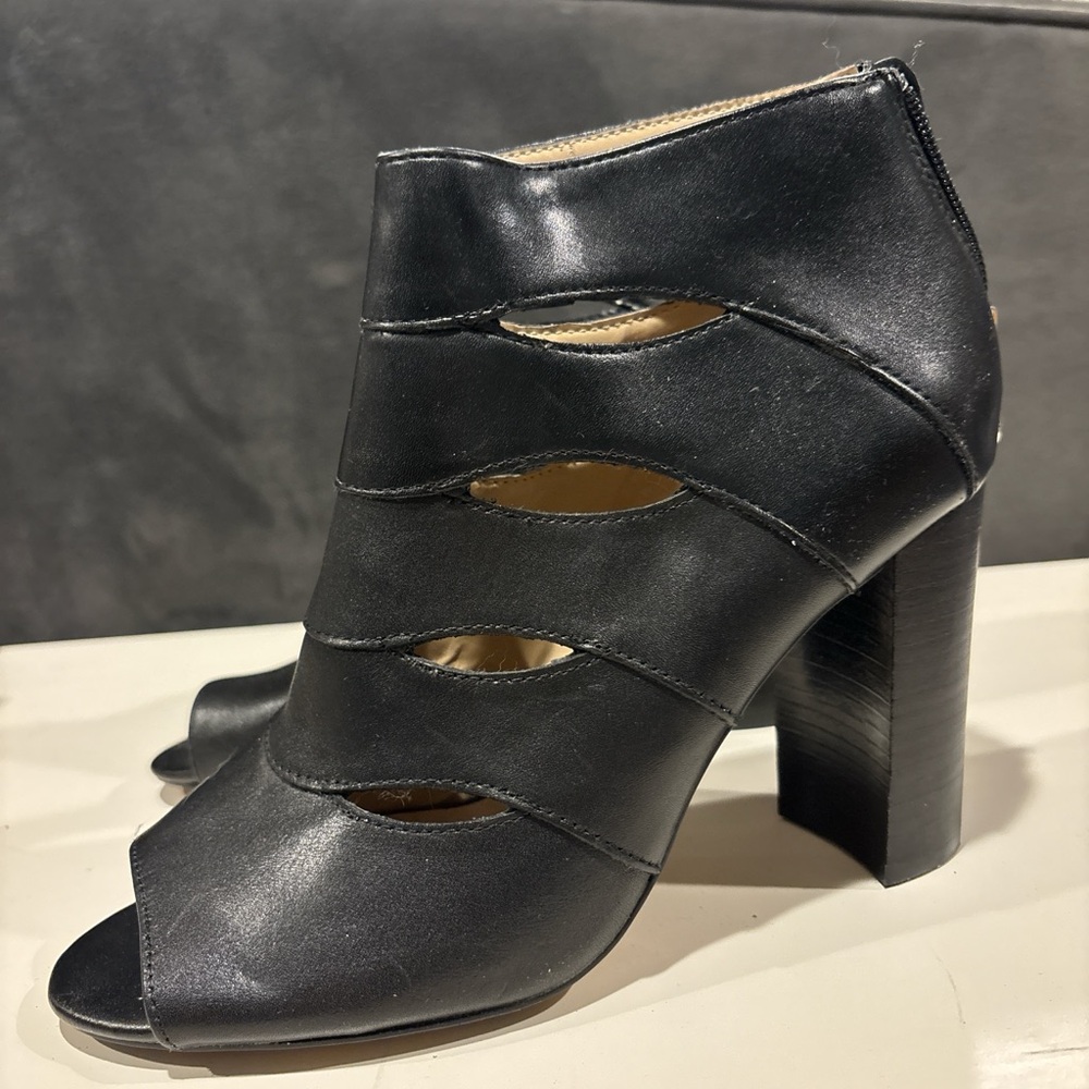 Adrienne Vittadini Black Ankle Booties